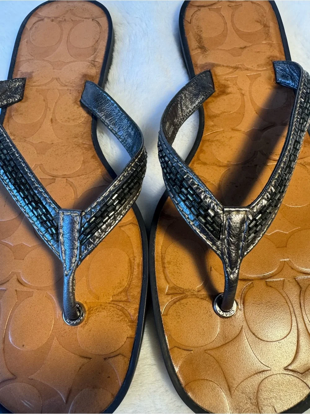 Coach Laurel Tan Signature Footbed with Pewter Metallic Thong Sandals Size 7